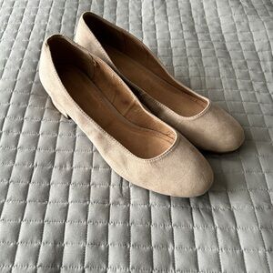 New! Old Navy Beige Block Heels